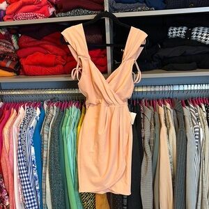 Superdown peach sleeveless v neck upper arm straps dress size XS NWT